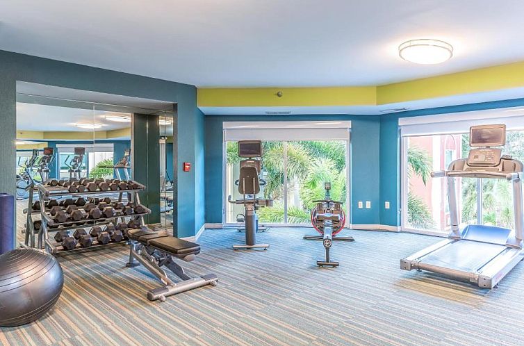 Holiday Inn Express Hotel & Suites Bradenton West, an IHG Ho