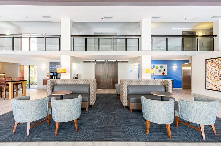 Holiday Inn Express Hotel & Suites Bradenton West, an IHG Ho