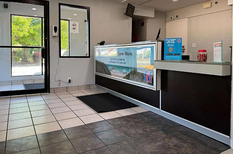 Motel 6-Bradenton, FL