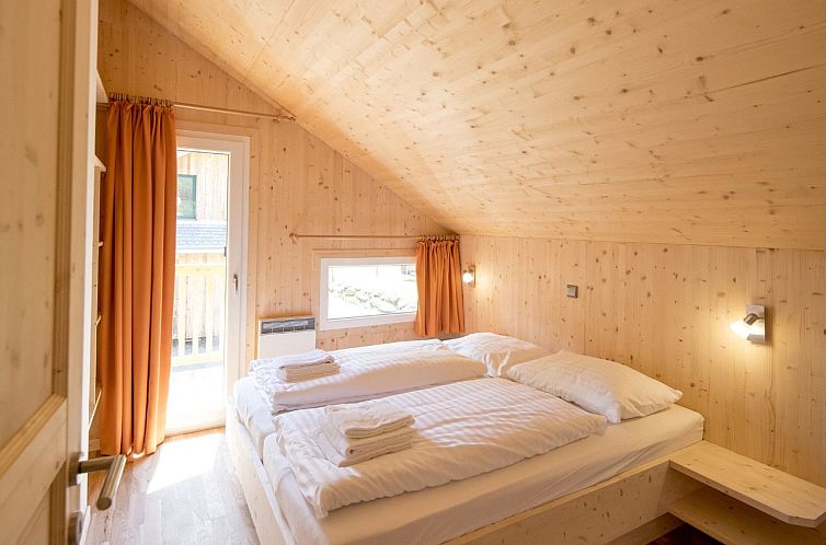 Vakantiehuis Chalet 4 Schlafzimmern, Sauna & SwimSPA