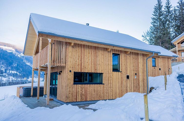 Vakantiehuis Kreischberg W19 in Sankt Georgen am Kreischberg, Styria, biedt een winterse retraite in de Alpen.
