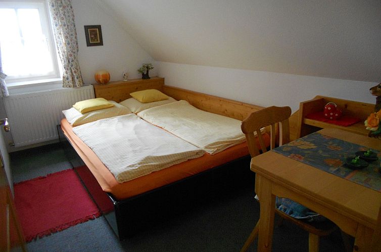 Vakantiehuis mit Gemeinschaftspool und Terrasse