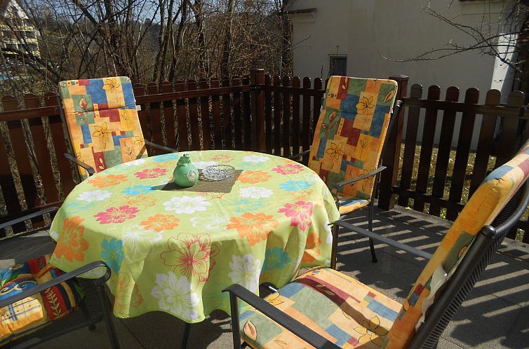 Vakantiehuis mit Gemeinschaftspool und Terrasse