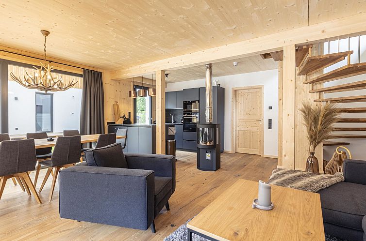 Vakantiehuis mit 4 Schlafzimmern mit Sauna & Kamin