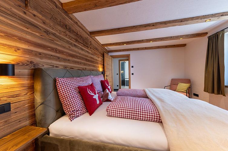 City Hide-Away Hahnenkamm Top 1