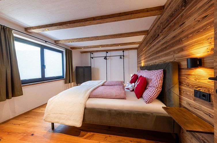 City Hide-Away Hahnenkamm Top 1