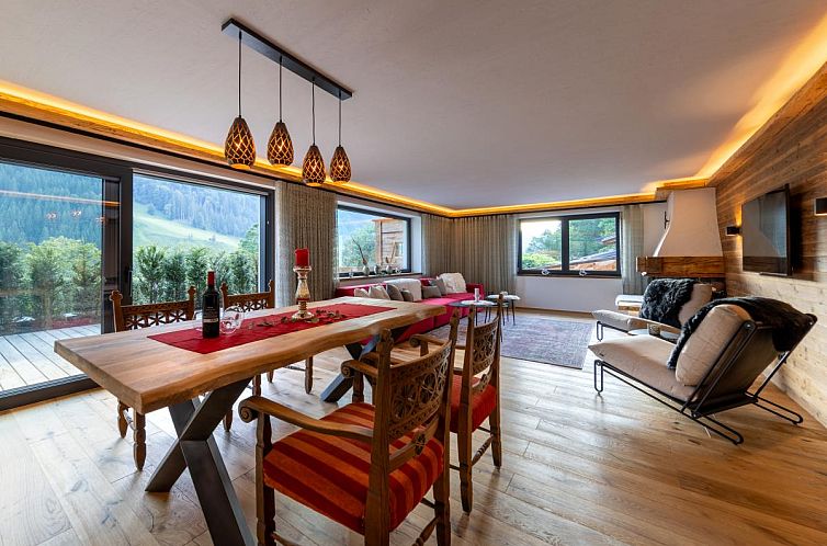 City Hide-Away Hahnenkamm Top 1