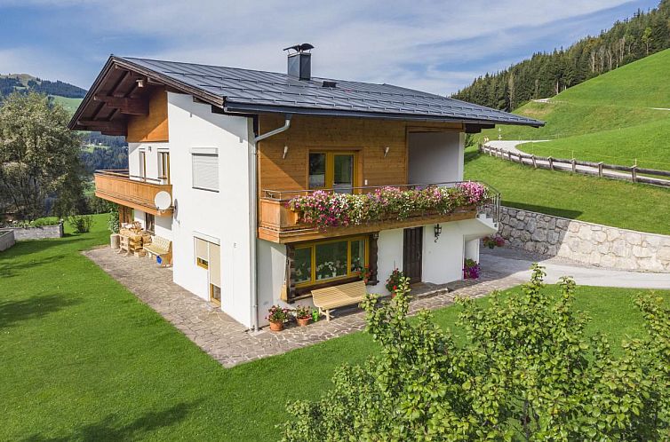 Attraktives Haus Fabian in Hopfgarten, Tirol, Ferienhaus mit schoener Bergkulisse.