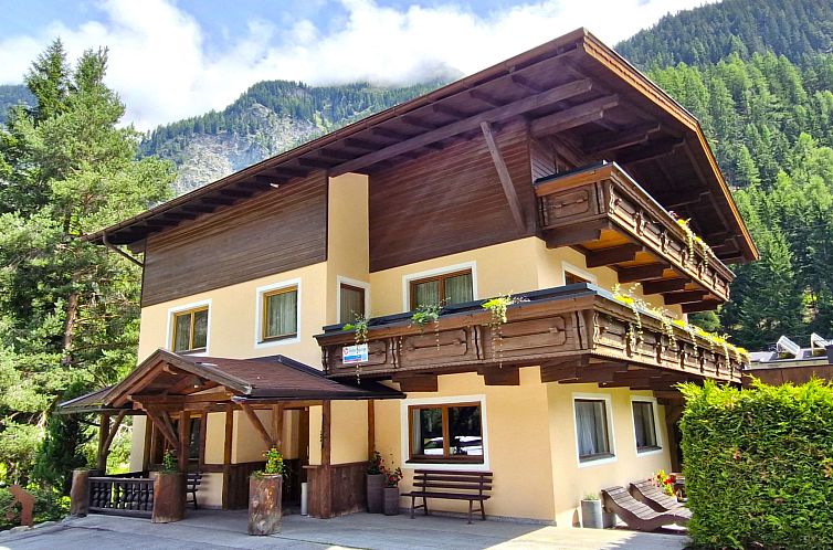 Guest house 11639101 - Holiday property Tyrol - Vakantiehuis Waldhof