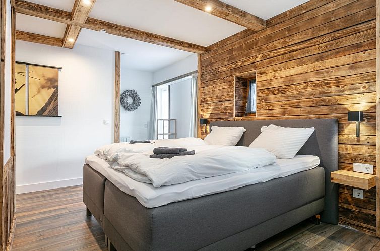 Kaiser Residence Top 1  Top 2