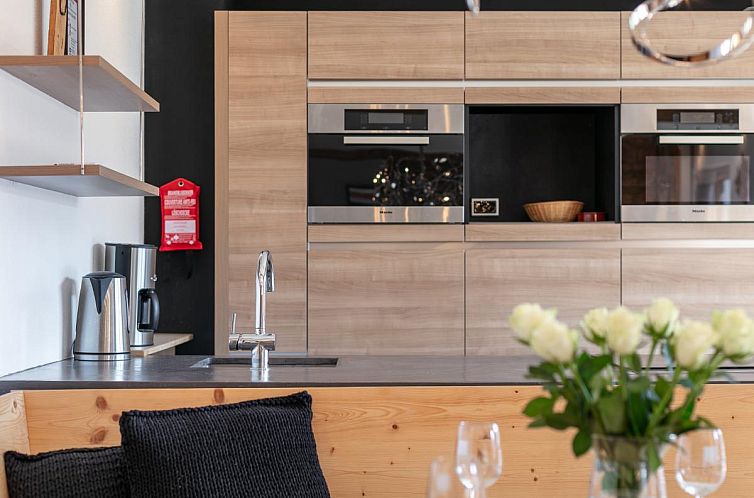 Kaiser Residence Top 1  Top 2