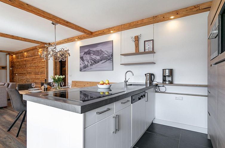 Kaiser Residence Top 1  Top 2