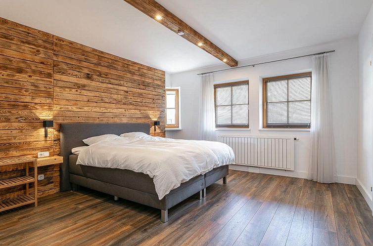 Kaiser Residence Top 1  Top 2