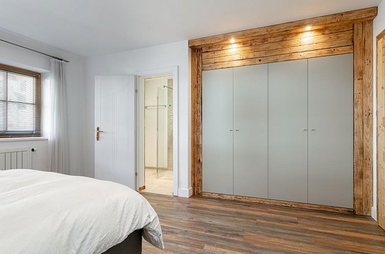 Kaiser Residence Top 1  Top 2