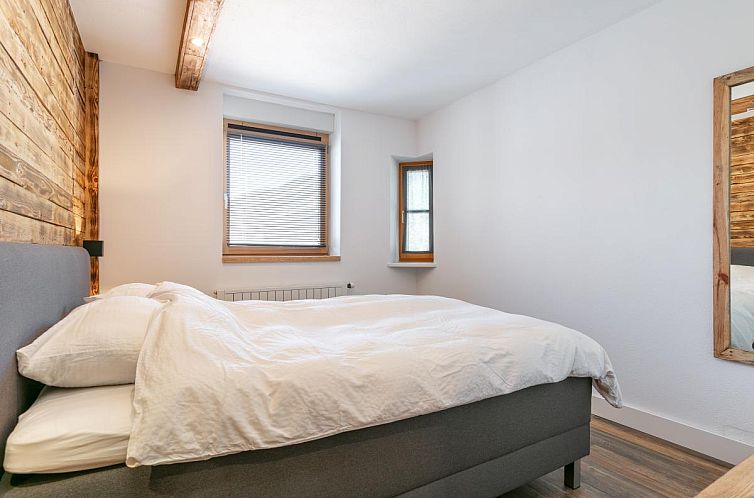 Kaiser Residence Top 1  Top 2