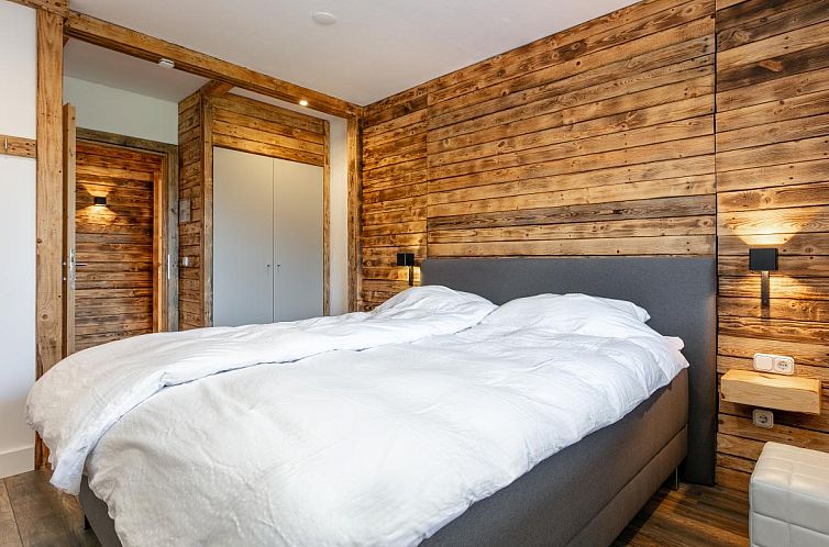 Kaiser Residence Top 1  Top 2