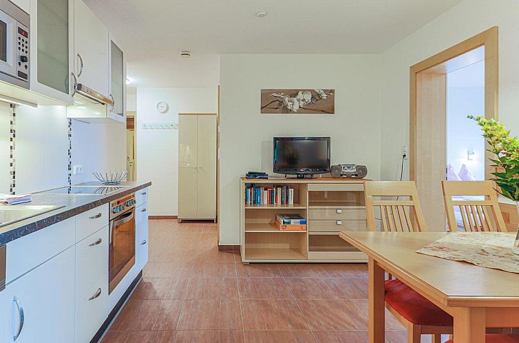 Moderne keuken en eetkamer in Koglbauer - Apartment Nr 2, Soll, Tirol. Perfect vakantieverblijf in de prachtige Oostenrijkse bergen.