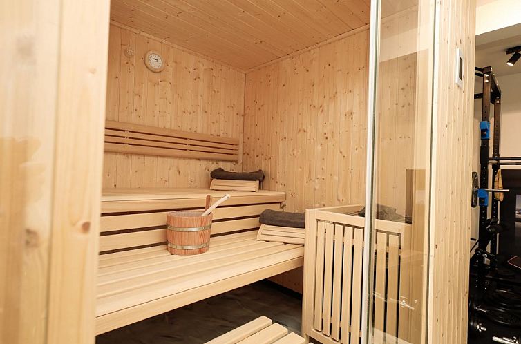 Tirola Bude Lisi Sepp Top 3-4