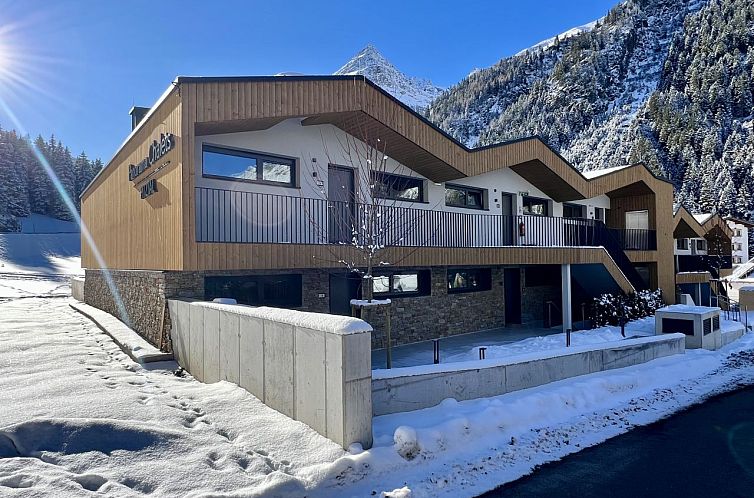 Chalet in St. Leonhard im Pitztal