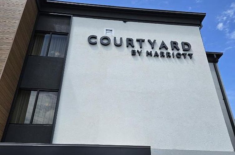 Courtyard Charlotte Ballantyne