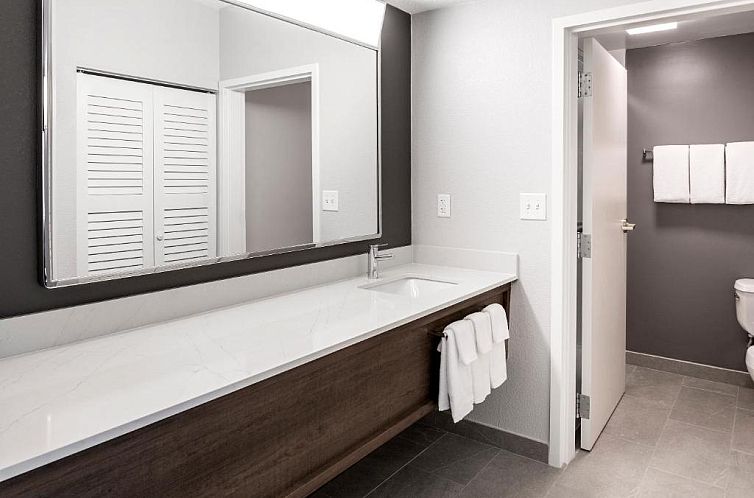 Courtyard Charlotte Ballantyne
