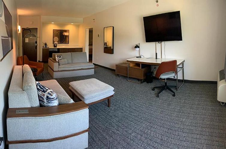 Courtyard Charlotte Ballantyne