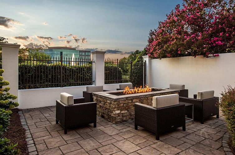 Courtyard Charlotte Ballantyne
