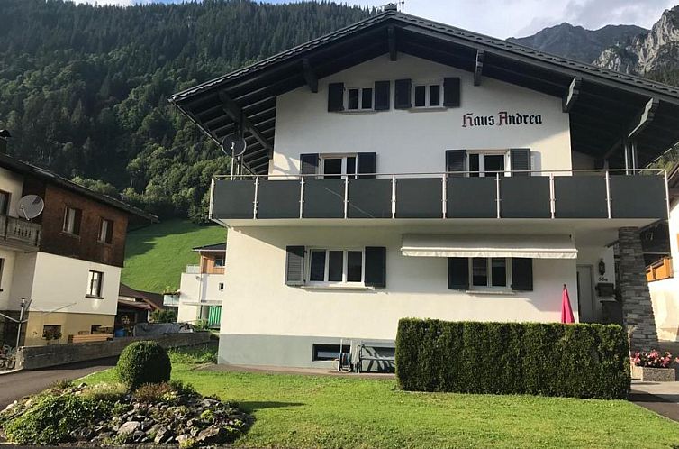 Geniessen Sie den Winterzauber im Haus Andrea, einer Ferienwohnung in Kloesterle, Vorarlberg.