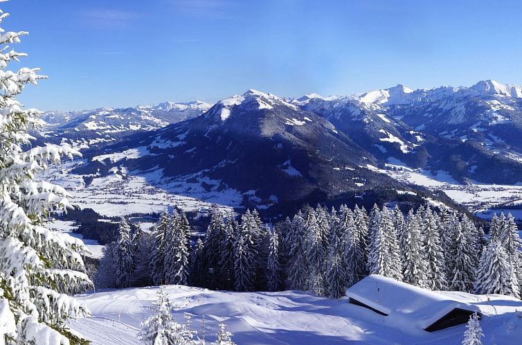 Appartement Neue Ferienwohnung in Schwarzenberg mit Garten u