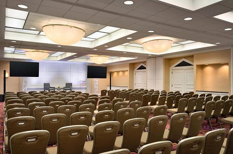 Crowne Plaza Englewood, an IHG Hotel