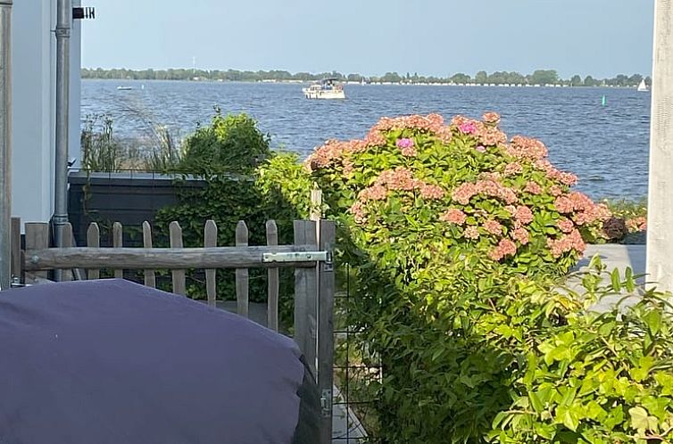 Vakantiehuisje in Offingawier