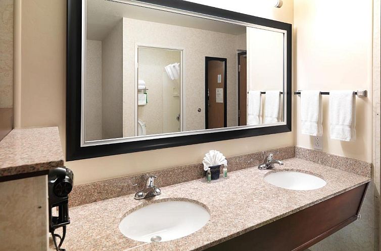 Crystal Inn Hotel & Suites - Salt Lake City