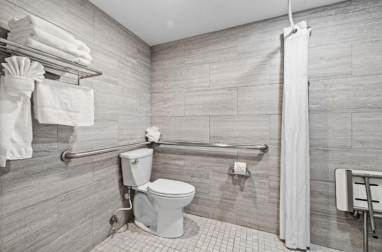 Super 8 by Wyndham San Bruno /SF Intl Arpt West