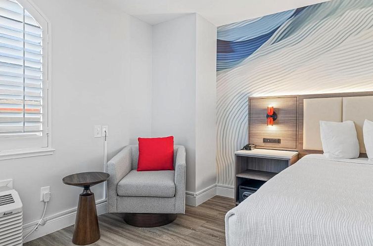 Super 8 by Wyndham San Bruno /SF Intl Arpt West