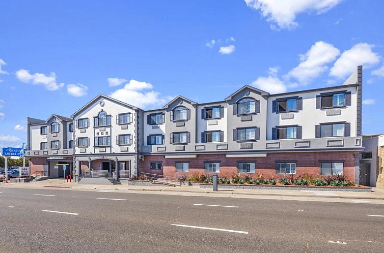 Super 8 by Wyndham San Bruno /SF Intl Arpt West