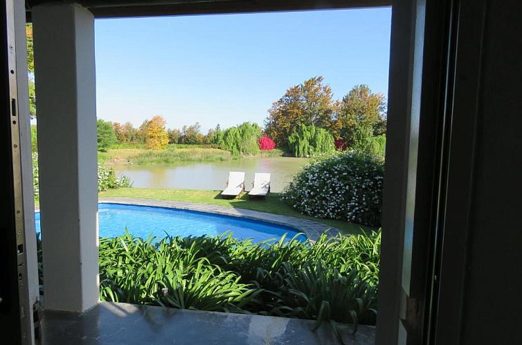 Broadlands Country House