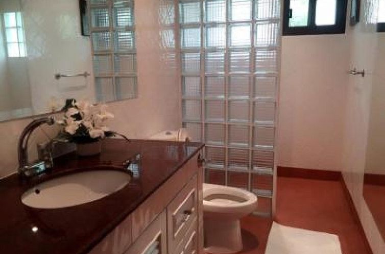 VIP Chain Resort Pool Villa