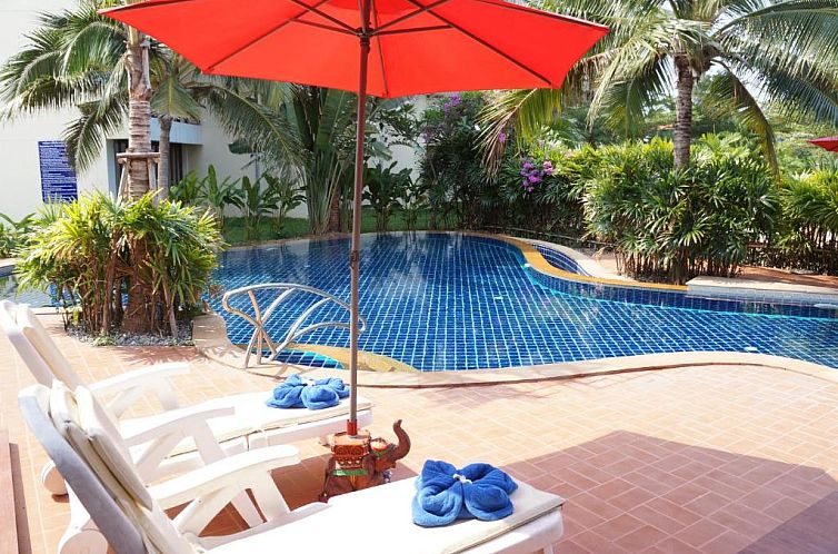 VIP Chain Resort Pool Villa