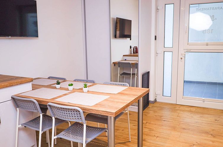 Appartement "Apartment 18B" mit Schwimmbad