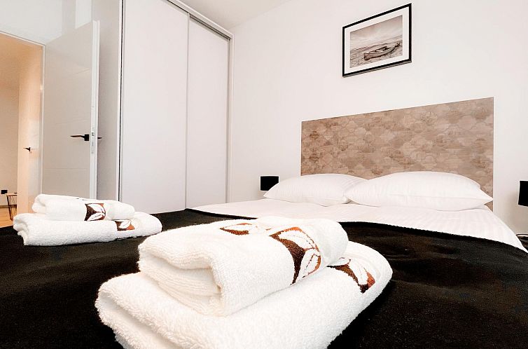 Appartement Studio-Wohnung "Apartment 16B" mit Schwimmbad