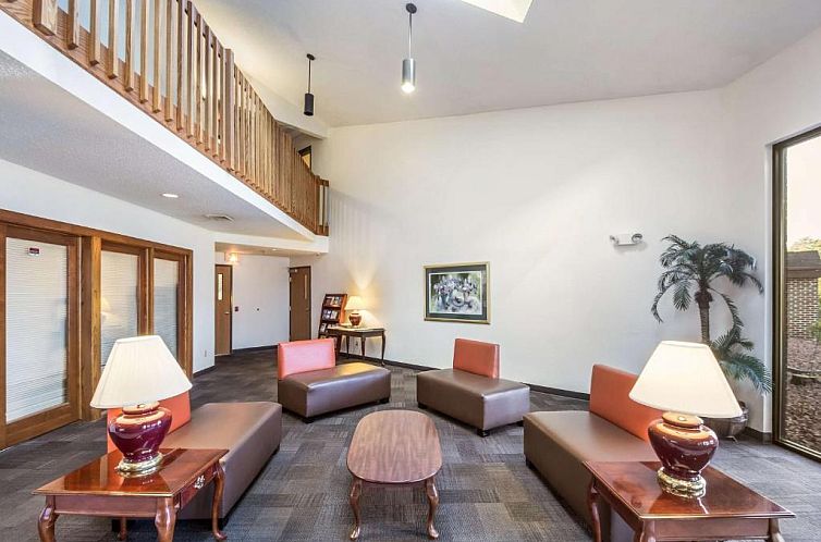 Motel 6-Saukville, WI