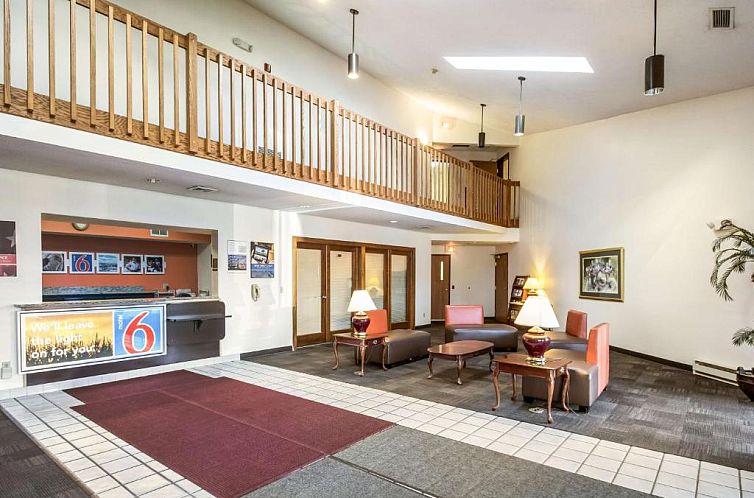 Motel 6-Saukville, WI