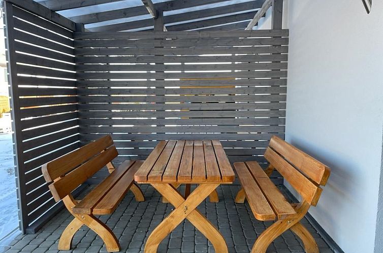 Appartement Adama mit Garten und Pool