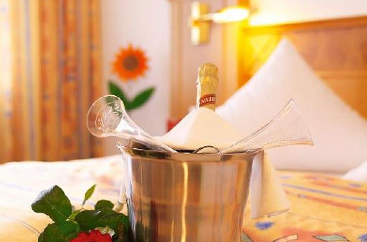 Hotel Hirsch mit Café Klösterle