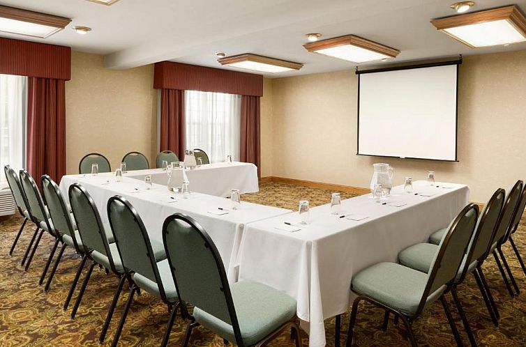 Country Inn & Suites by Radisson, Kenosha, WI