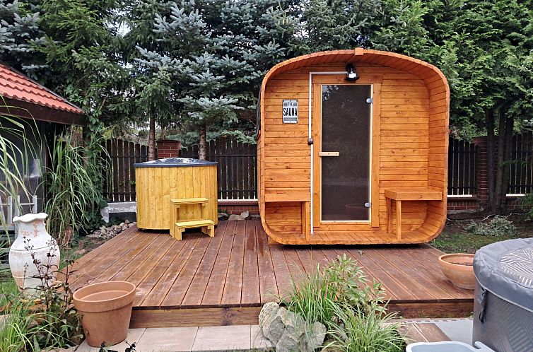 Unterkunft 1253901 - Ferienhaus Zentralpolen - Vakantiehuis Magnolienhaus mit Sauna und Jacuzzi