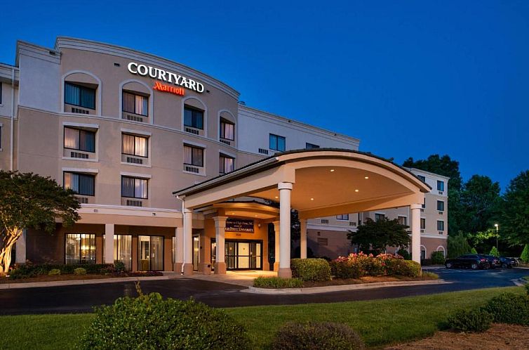 Courtyard High Point
