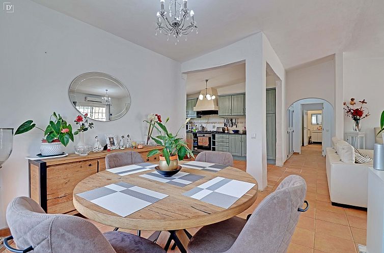 Vrijstaande woning in Santa Bárbara de Nexe