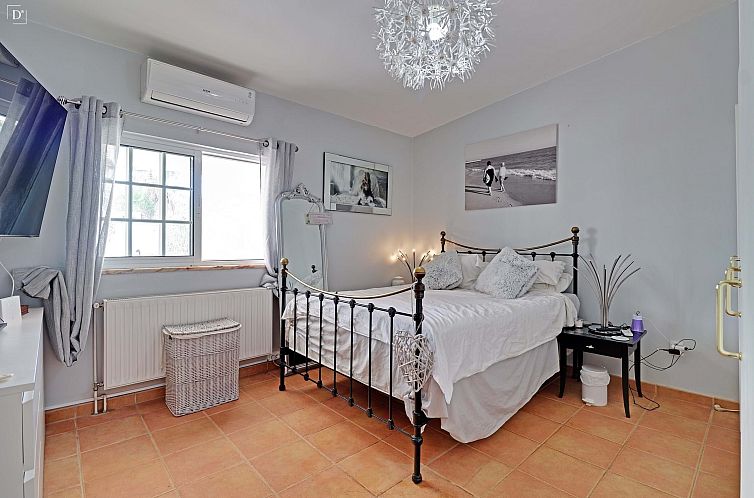 Vrijstaande woning in Santa Bárbara de Nexe