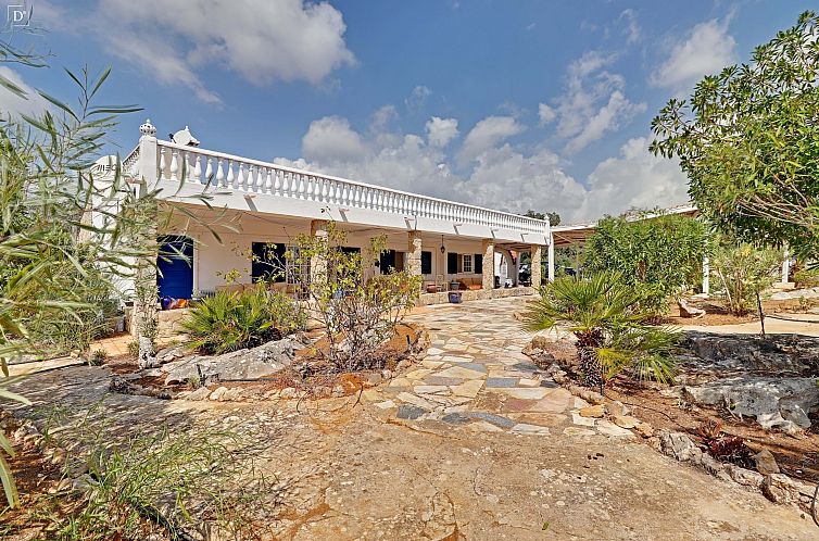 Vrijstaande woning in Santa Bárbara de Nexe